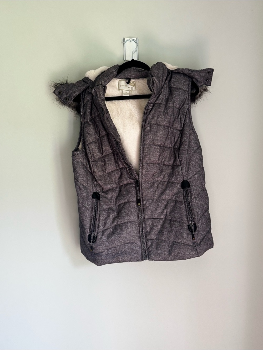 Green Tea Women’s Large Gray Faux Fur Hooded Puffer Vest